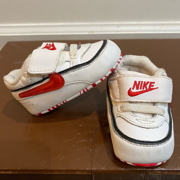Infant 3c Nike soft sole crib sneaker - Picture 3 of 5